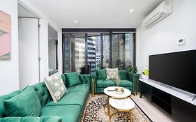 Luxury Apartment Free Car Park, Pool, Gym, Sauna, Steam Room